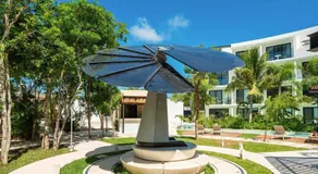 Central Park Lagunas - Luxury Modern Condo with Kitchen - Image 4