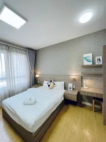 HHomes - Luxury 1 Bedroom view City at Masteri Thao Dien with Pool GYM - Image 2