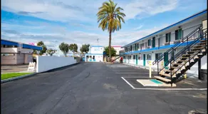 Sunny Sands Inn - Image 5