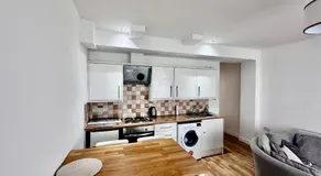 Dorchester Town Centre Entire Apartment - Image 2