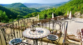 Villa Sole Vini in the Heavenly Heart of Umbria on Top of the World sleeps 50 - Image 3