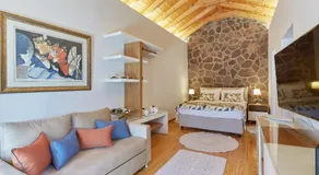 Euphoria House - Image 2