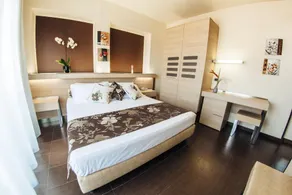 Hotel Taormina - Image 2