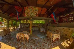 Rollanda Hotel Restaurant - Image 3