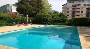 Panorama Stay, Pool, Balcony and Mountain View - Image 4