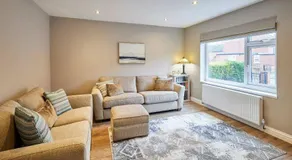 Host & Stay - Crescent House - Image 2