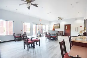 OYO Townhouse Clute Lake Jackson - Image 5