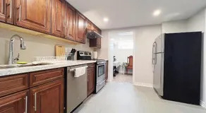 舒适现代的带浴室地下室房间 - 步行至地铁和Downsview Rogers体育场 - Image 2