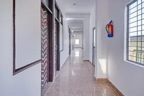 Hotel O Blue Ray - Image 5