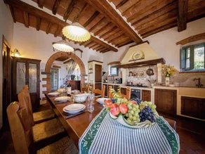 Lovely Villa With Private Pool, Located in Close Distance to Cortona - Image 2