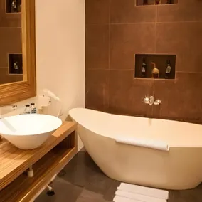 HONEYMOON PRIVATE POOL VILLA NEAR SEMINYAK - Image 2