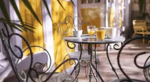 Maison d'invité au coeur d'un jardin - Image 4
