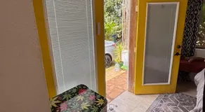Bungalow, 2-minute walk to Bob Marley Museum - Image 4