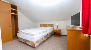 Hard Rock Rooms for two - Image 2