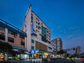 7Days Inn Yingtan Center Square - Image 2