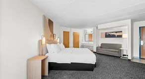Spark by Hilton Cedar Falls - Image 2