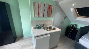 Letzi Ensuite 15 Min to Heathrow Fast WiFi - Image 3