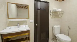 WE Hotel - Image 5