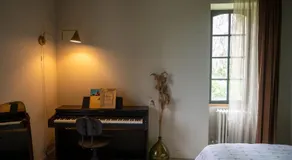 Maison Mirabelle - La chambre côté jardin avec cuisine - Image 2