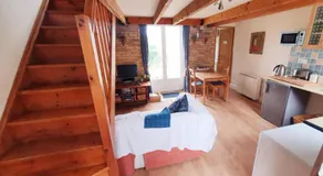 Le Petit Hameau - Image 2