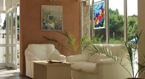 Guest House Compass - Image 4