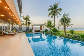 Luxe 6BR Beachfront Villa: Group Getaway Haven - Image 3