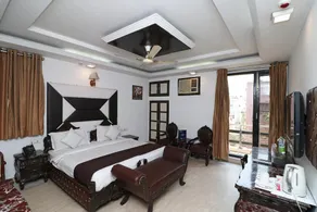 Hotel Baljeet Lodge - Image 2