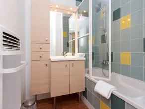 Apartment in Guidel by the Seafront - Image 4