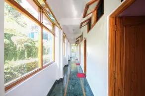 Hotel Lake Inn - A Luxury Lake View Hotel - Image 2
