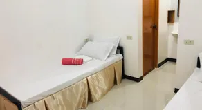 LR Hostel and Cafe - Image 5