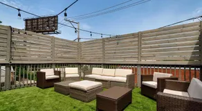 Stunning 2 Floor Penthouse Downtown - Image 4