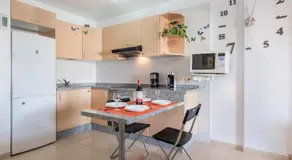 Apartamento vacacional \"Apartamento en el Médano\" cerca de la playa con Wi-Fi y piscina compartida - Image 2