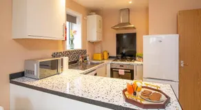 The Monument Apartment, 2 Bedrooms, 2 Bathrooms, Private Balcony, Open Plan kitchen, Recently Renovated, Code-Access Development, Free Multi Car Park, Ideal Location - Image 5
