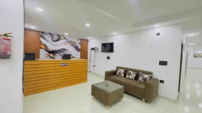 PLAY HOTEL BUDHA TOWER sector 18 metro - Image 4