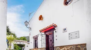 Stunning Home In Rute - Image 5