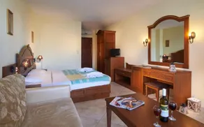 Toroni Blue Sea Hotel - Image 2