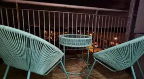 La Casita, Your Home Away from Home - Free Parking - Image 3