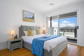 Rousehill 5Br near Shopping Centre&Train - Image 2