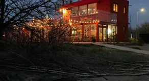 SURF HOUSE DREAMERS COAST - Image 3