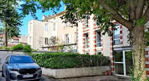 Proche de Nancy centre, appart cinéma rénové avec parking gratuit, frais en été - Image 4