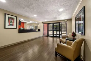 Suburban Studios Houston North I-45 - Image 3
