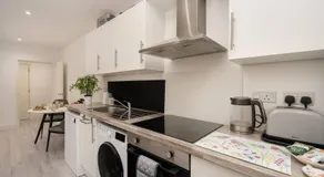 Pass the Keys Spacious and Quiet Flat in Aylesbury - Image 3
