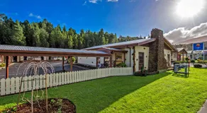 Gold Rush Inn - Image 2