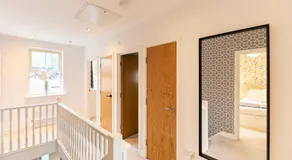 Haven - Spacious Luxury Home perfect for families, couples and contractors! 5mins to Xscape and Junction 32! - Image 3