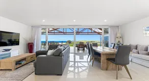 Luxury Beach House - Image 2