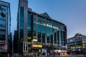 Queentown hotel - Image 4