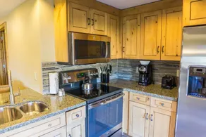 Deluxe condo in newly remodeled Grand Summit Hotel - Image 2