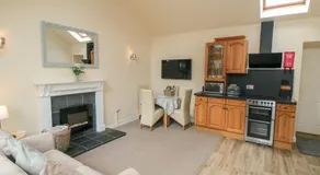 Midsummer Cottage - Image 2