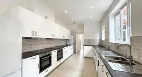 City Stays at St Patricks - Private Ensuites - Image 3