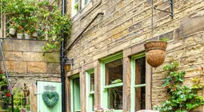 Historic, Hidden, Cosy, Log Burner, 10mins walk to Holmfirth - Image 5